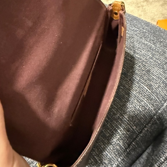 Louis Vuitton Monogram Favorite MM - Picture 4 of 15